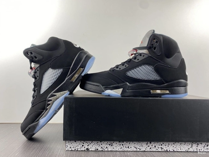 Bmlin 845035-003 5 Jordan Black Retro Metallic (2016) 0819
